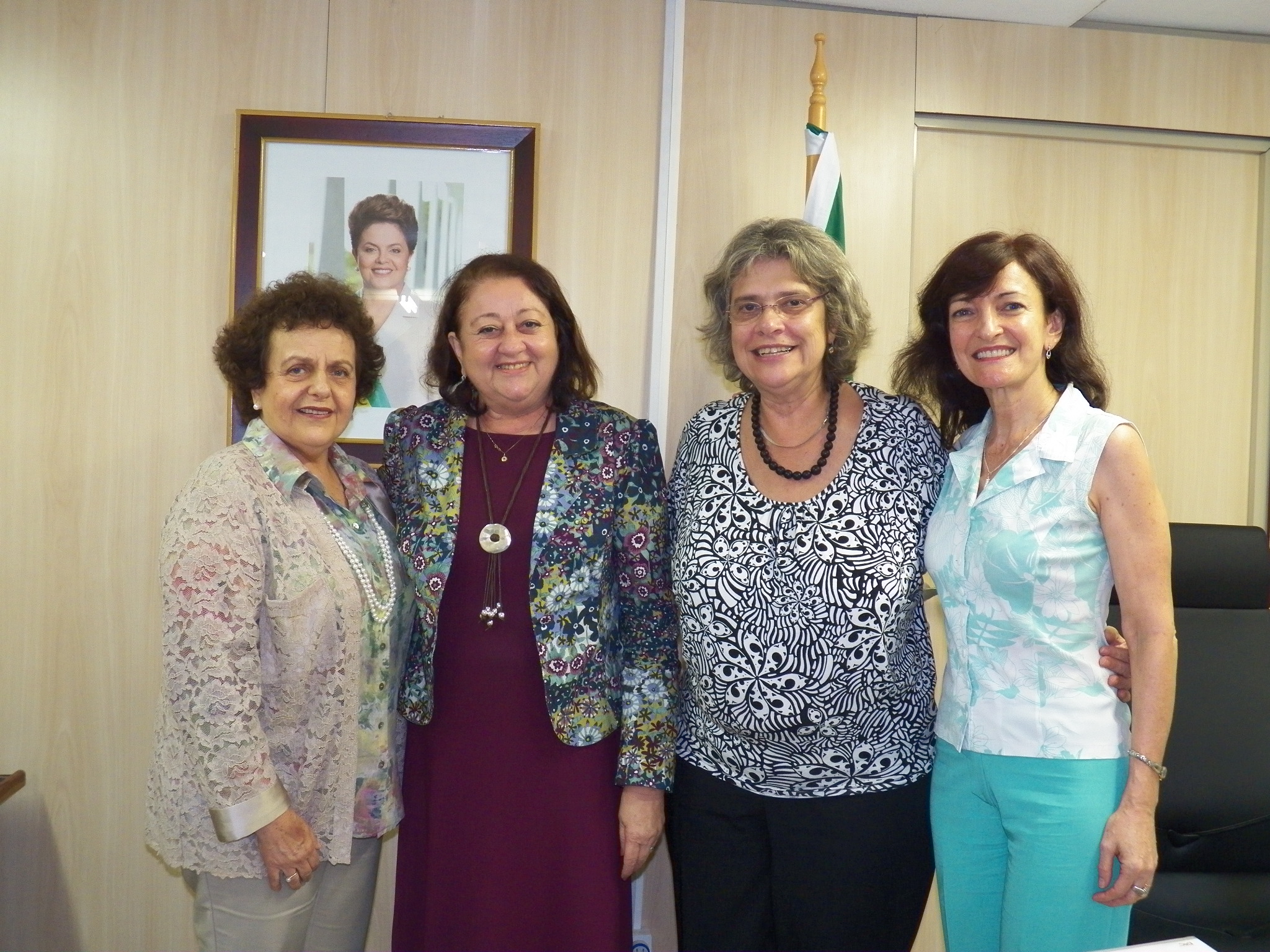 Ministra Eleonora (à esquerda); secretária municipal Ana Rocha; secretária de Articulação Institucional da SPM, Vera Soares; e coordenadora-geral de Esportes, Beatriz Gregory Foto: Cilene Freitas/SPM