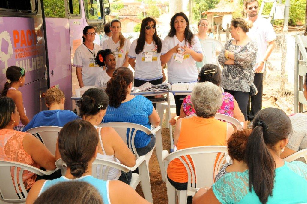 Mulheres de Colônia de Uvá e dos assentamentos União dos Buritis e São Carlos são atendidos por unidade móvel, doada pela SPM Foto: Semira/GO