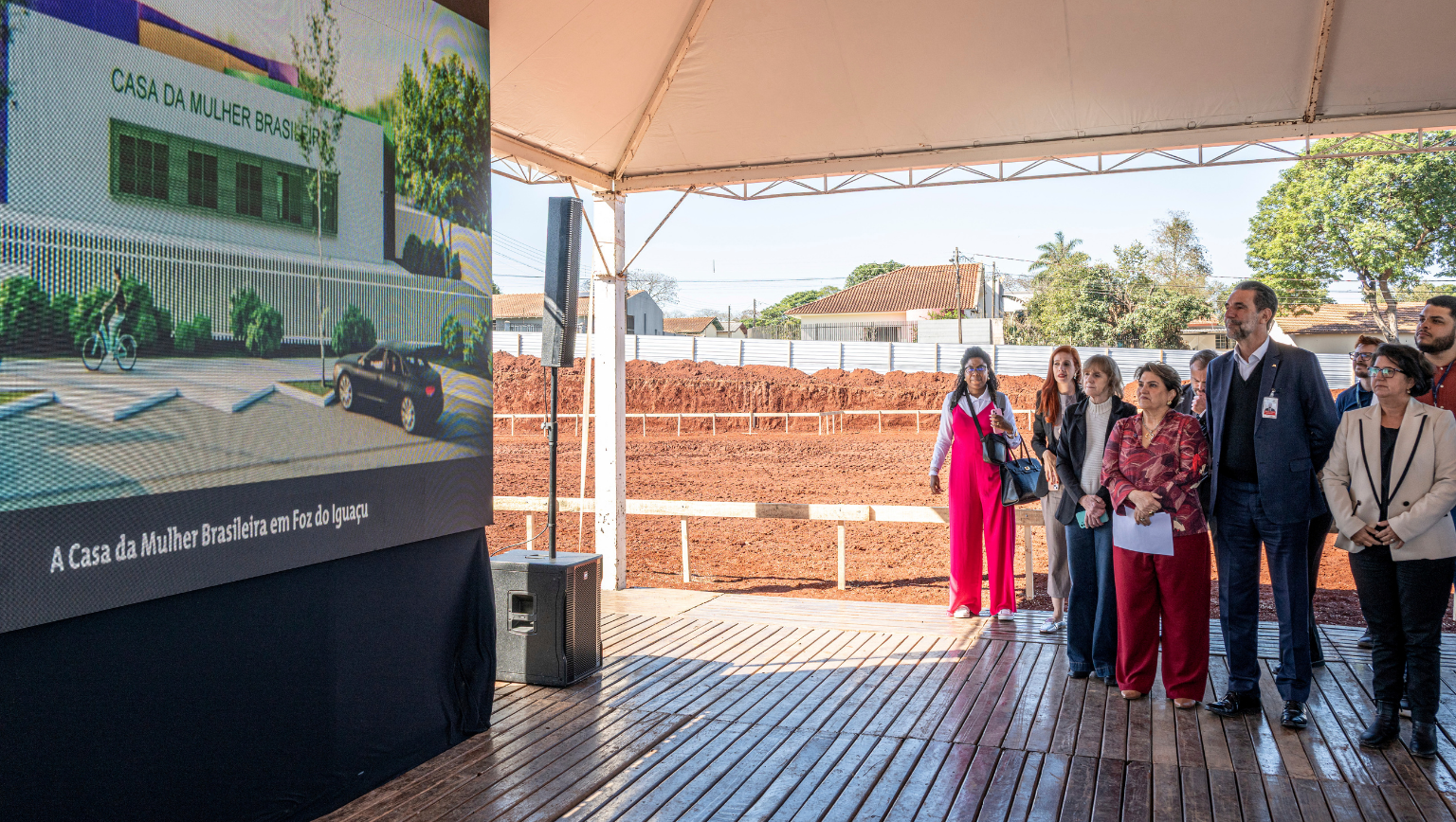 Em Foz do Iguaçu, ministra Márcia Lopes visita obra da Casa da Mulher Brasileira e reforça compromisso com a proteção e a autonomia das mulheres
