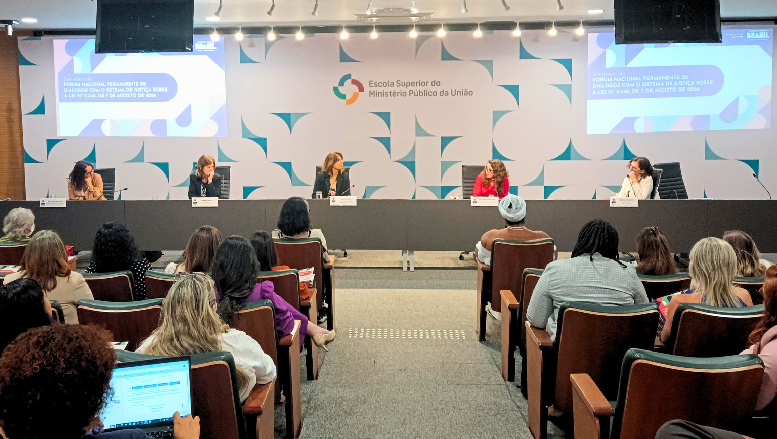 Lei Maria da Penha: integrantes de fórum debatem diretrizes para tramitação de processos de medidas protetivas de urgência