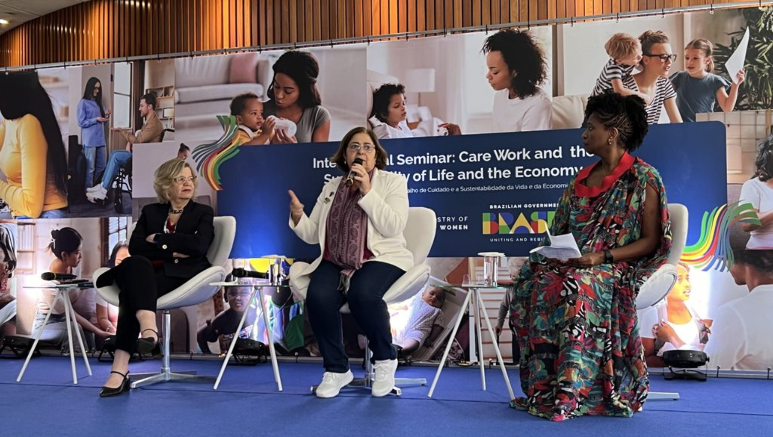 Seminário internacional sobre trabalho de cuidados marca a primeira entrega do GT de Empoderamento de Mulheres