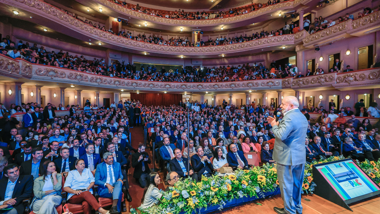 Maior PAC da história: Ministra Cida Gonçalves participa do lançamento do programa no Rio de Janeiro