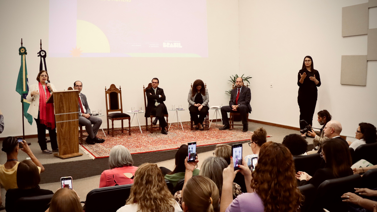 GTI para elaboração do Plano Nacional de Igualdade Salarial e Laboral entre Mulheres e Homens