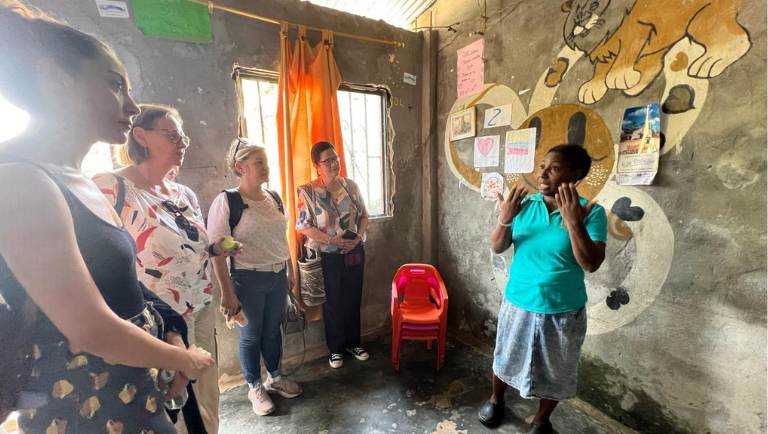 Comitivas do MMulheres e do MDS conhecem trabalho e organização das parteiras de Quibdó, na Colômbia