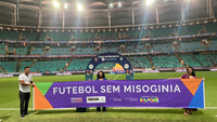 Futebol sem misoginia: ministérios das Mulheres e do Esporte promovem iniciativa com faixas nos campos antes dos jogos