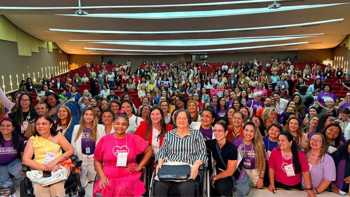 Secretária Estela Bezerra representou o Ministério das Mulheres, ao lado de Maria da Penha, em evento marcado por debates e propostas