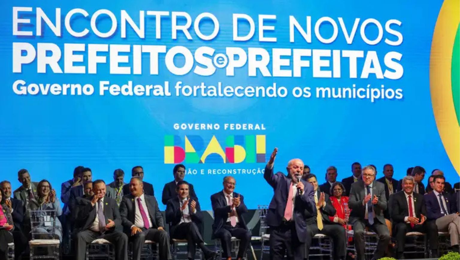 110225_encontropref_fabiopozzebom_agenciabrasil.jpg