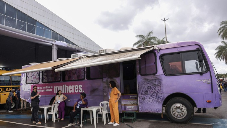 110225_ônibus da mulherencontropref.jpg