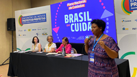 Plano Nacional de Cuidados é debatido em encontro de prefeitas e prefeitos