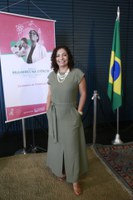 Diretora do Ministério das Mulheres recebe Prêmio Mulheres na Ciência da Câmara dos Deputados