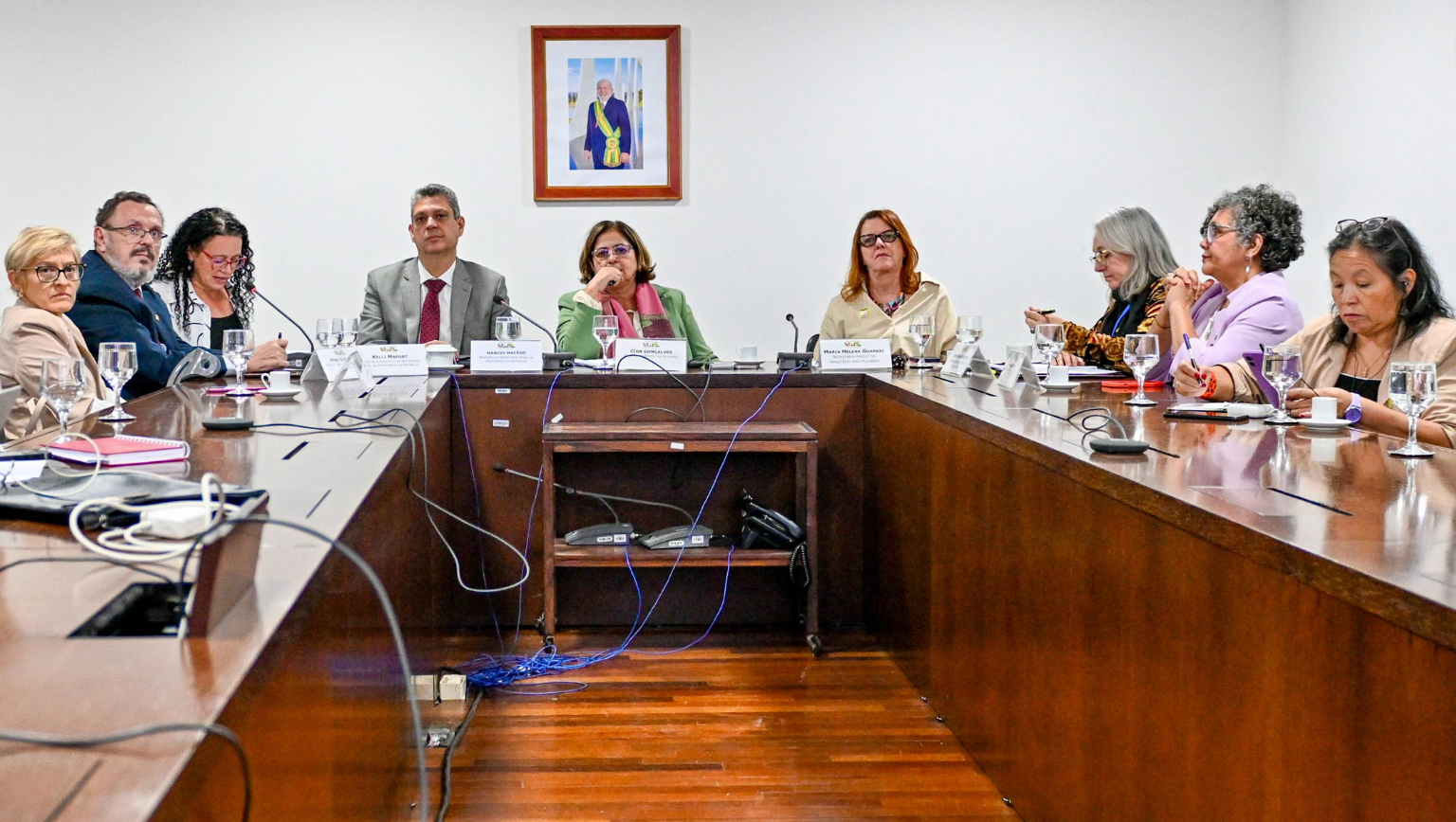 Mulheres, Políticas Públicas e Participação Socia