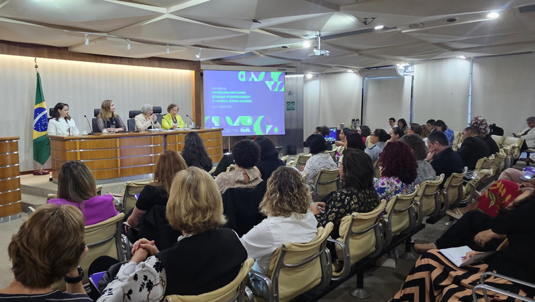 Seminário de Metodologia dos Planos de Enfrentamento à Violência contra Mulheres, promovido pelo Ministério das Mulheres e pelo Ministério da Justiça e Segurança Pública