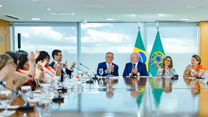 "Único país do mundo em que a mulher vai ter um acompanhamento pleno", diz Lula durante sanção da lei das doulas Foto: Ricardo Stuckert / PR