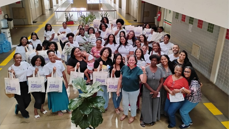 alunas do Programa Asas para o Futuro, do Instituto Federal de educação, Ciência e Tecnologia da Bahia.png