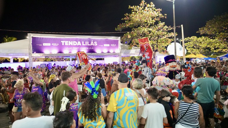 tenda-lilas-da-semu-reune-milhares-de-pessoas-nas-previas-de-jaragua-Ascom-Semu.jpg