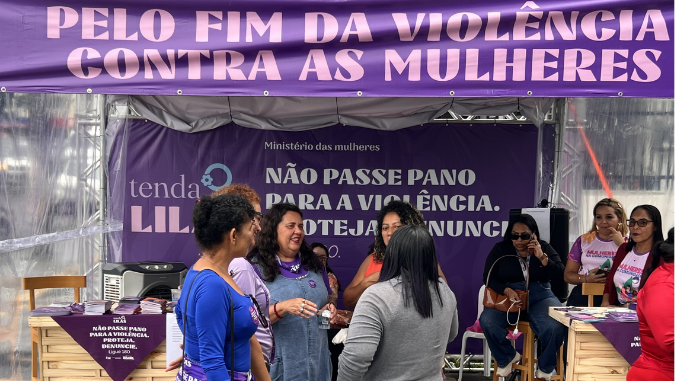 foto dos atendimentos da Tenda Lilás