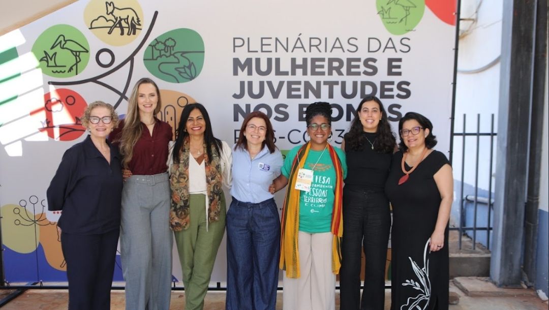 Durante evento em Campo Grande, equipe do Ministério das Mulheres se reúne com  mulheres e jovens
