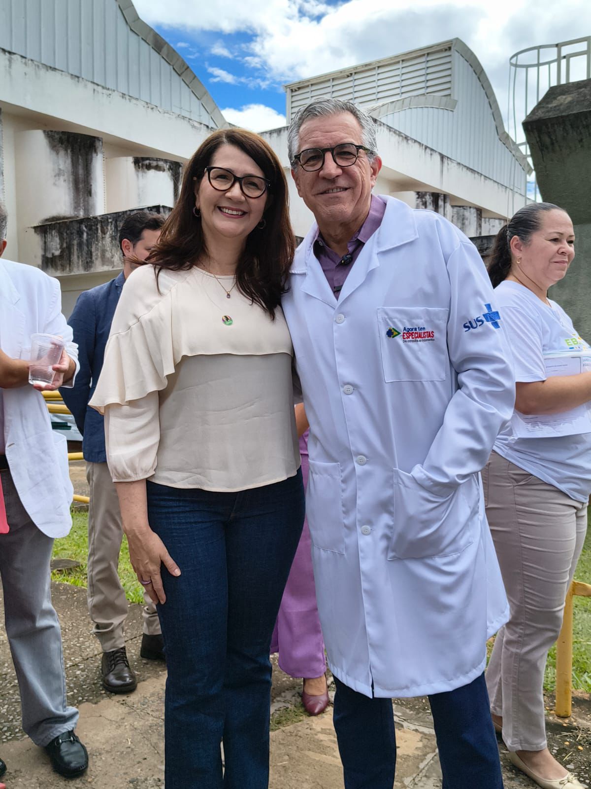 Secretária-Executiva do Ministério das Mulheres ao lado do ministro da Saúde, Alexandre Padilha.