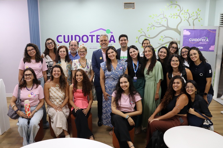 Rosane Silva e equipe CUIDOTECA.jpg