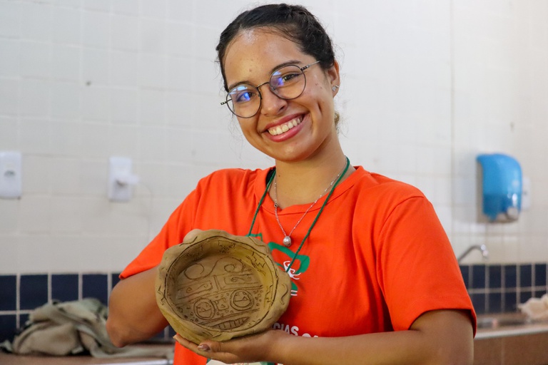 25-11-2025-Oficina-Ceramica-OlimpiadaCaxiuana-MPEGJanineValente (96).jpg