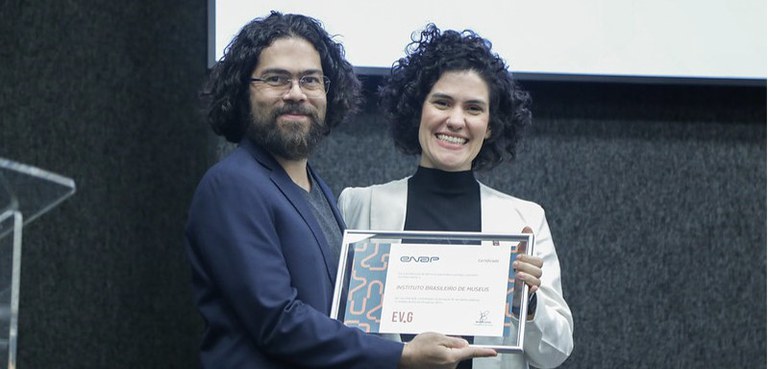 EVG homenageia o Ibram por certificações.jpg