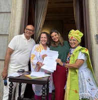 Ibram e o Instituto Afrikerança assinam acordo para inclusão do Festival Ágbàdó no calendário do Museu da República.