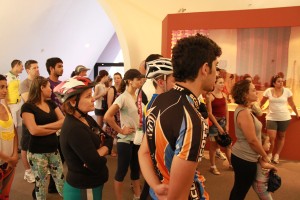 A primeira visita mediada foi a exposição Hereros no Museu Nacional Honestino Guimarães.jpg