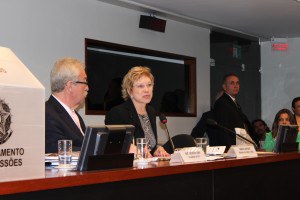 Foto Ministra pede recursos para museus em audiência na Câmara dos Deputados.jpg