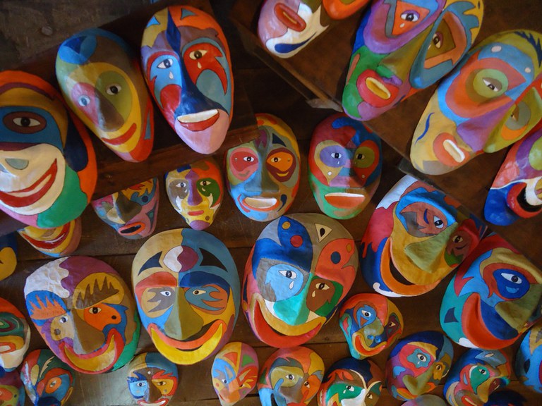 máscaras do mestre Natalino.jpg