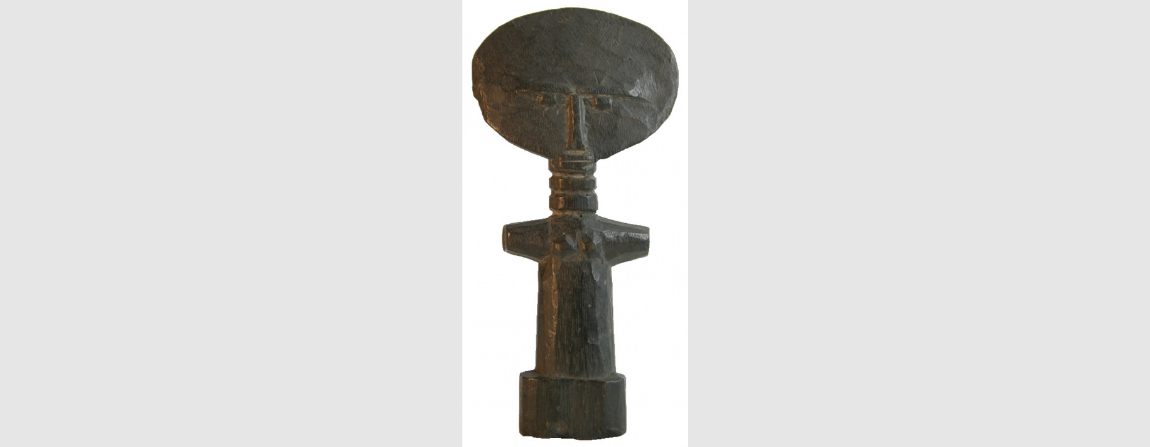 Grupo Cultural Ashanti. Madeira entalhada, 16 x 8 x 8 cm. Sem assinatura. Compra, 1964, Gasparino da Matta e Silva.