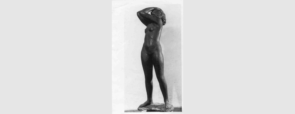 Augustia. Bronze fundido, 100 x 26 x 15 cm. Sem assinatura. Doação, 1933, Giovani (Juan) Berrone, representado pelo Major Magalhães Barata.