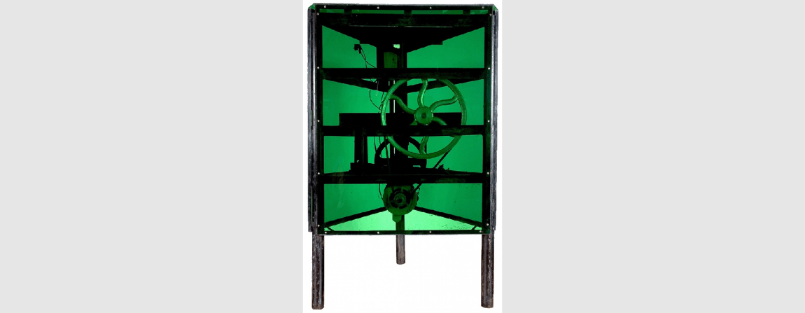 Maurício Salgueiro. Estrutura de metal, acrílico, 122,5 x 77 x 77 cm , 1994. Sem assinatura. Doação, 2001, Maurício Salgueiro Felisberto de Souza.