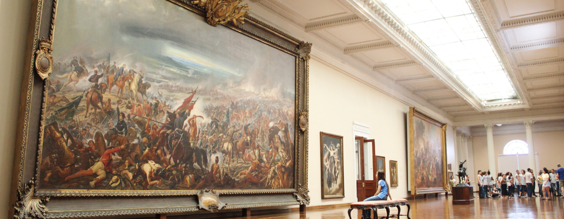 O Museu possui a maior coleção de arte brasileira do século XIX, concentrando um acervo de cem mil itens.