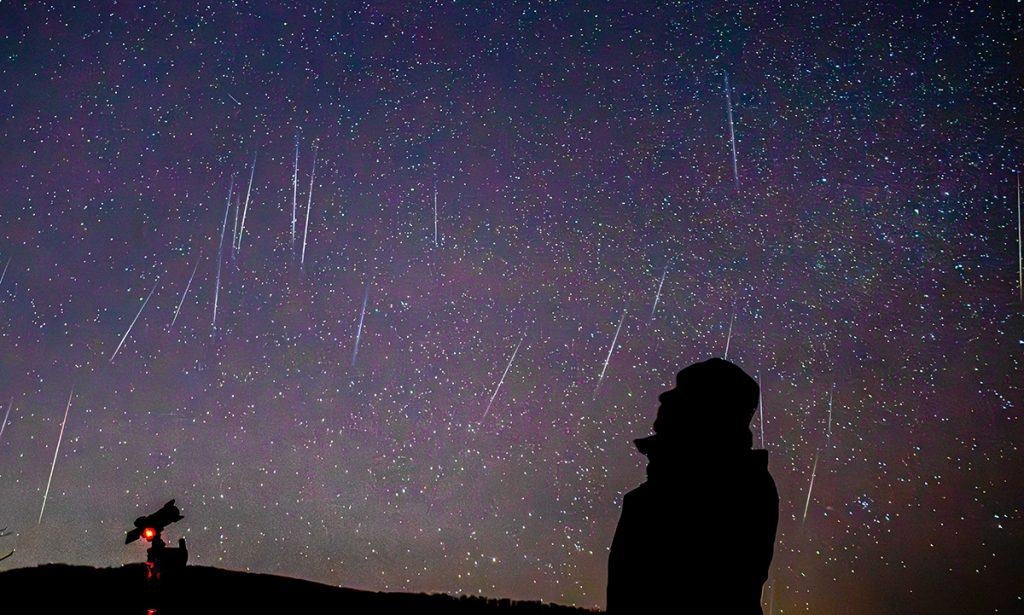 Chuva de meteoros Líridas terá pico em 22 de abril. Foto: Foto: Genevieve de Messieres/Shutterstock.