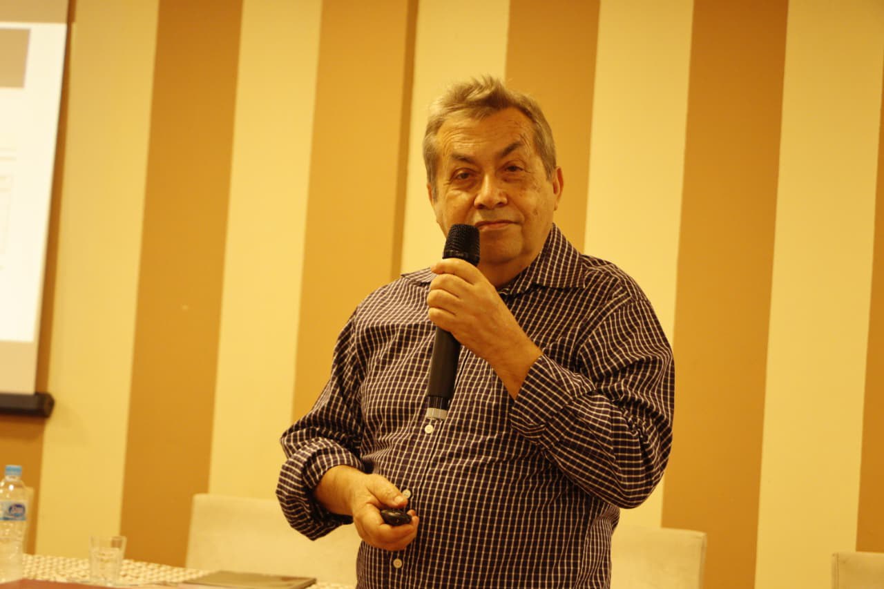 Pesquisador de Geofísica do ON Dr. Luiz Benyosef faz palestra sobre o professor Muniz Barreto. Foto: Tribuna do Interior