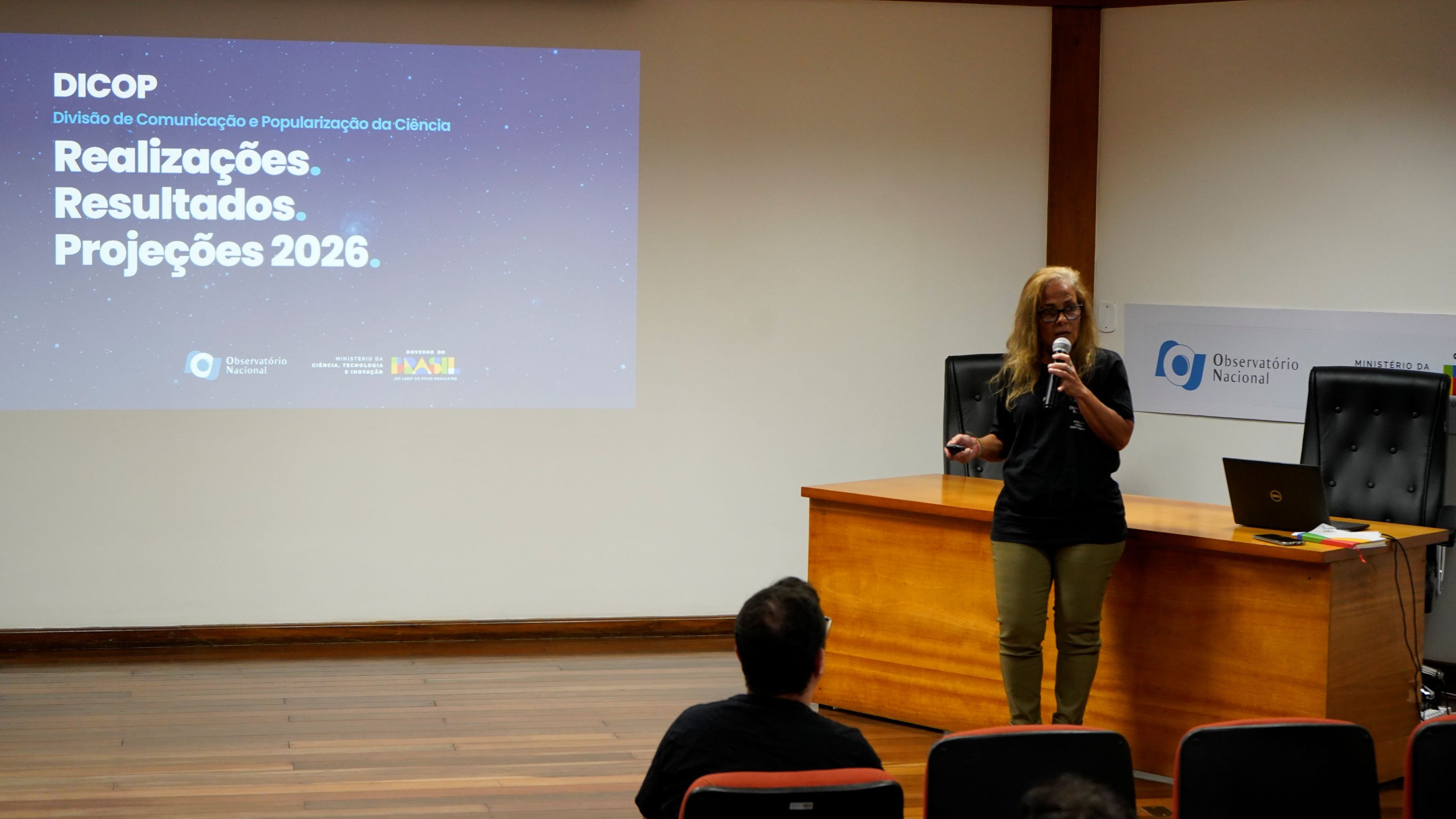 A gestora da Divisão de Comunicação e Popularização da Ciência (DICOP), Dra. Josina Nascimento