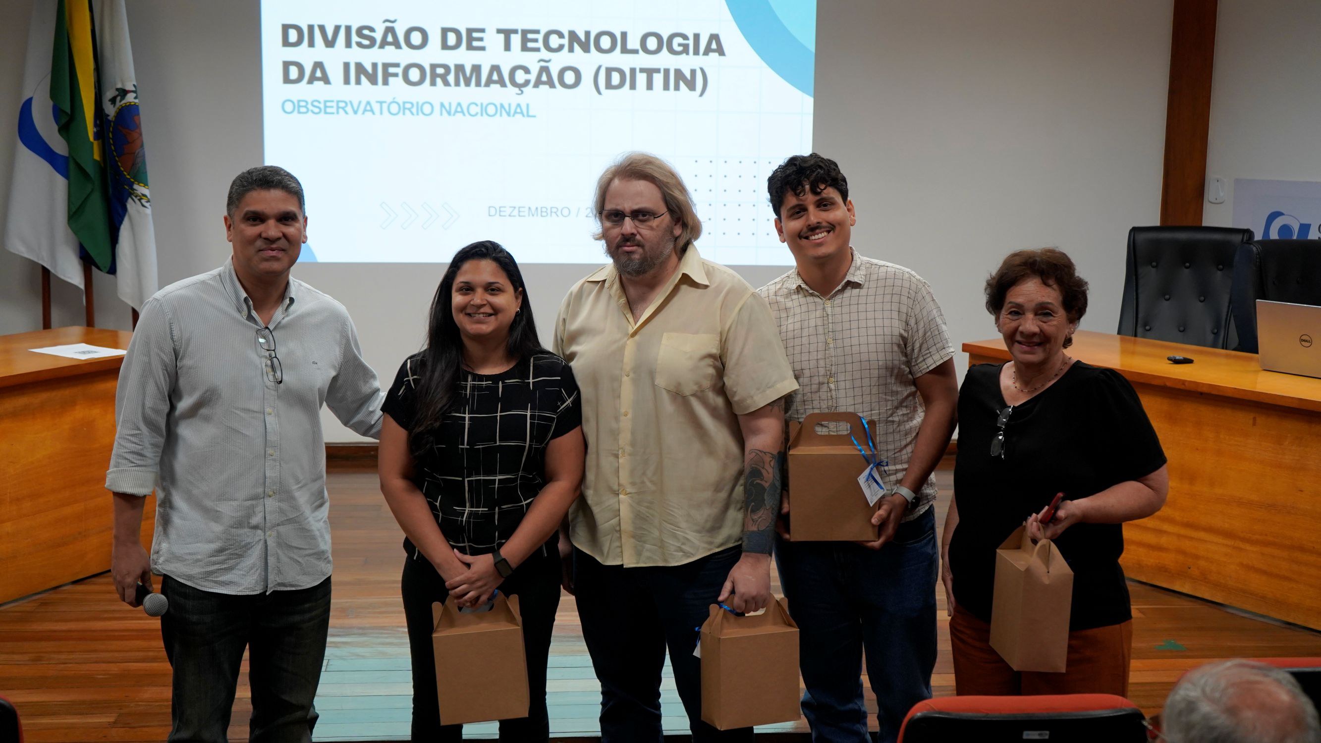 Diretor do ON exalta trabalho de Ludmila Melo, Renan Bacha, Linda Pereira, Rayan Huapaya e Camila do Vale, representada pelos colegas