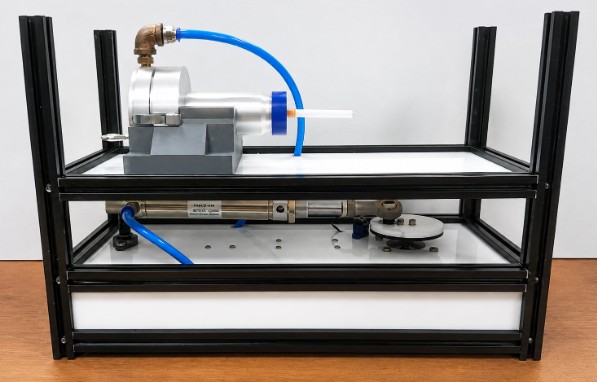 O equipamento que a estudante Beatriz Trajano dos Santos Cardoso desenvolve precisa seguir uma série de parâmetros internacionais para imitar um fumante real. Foto: ON