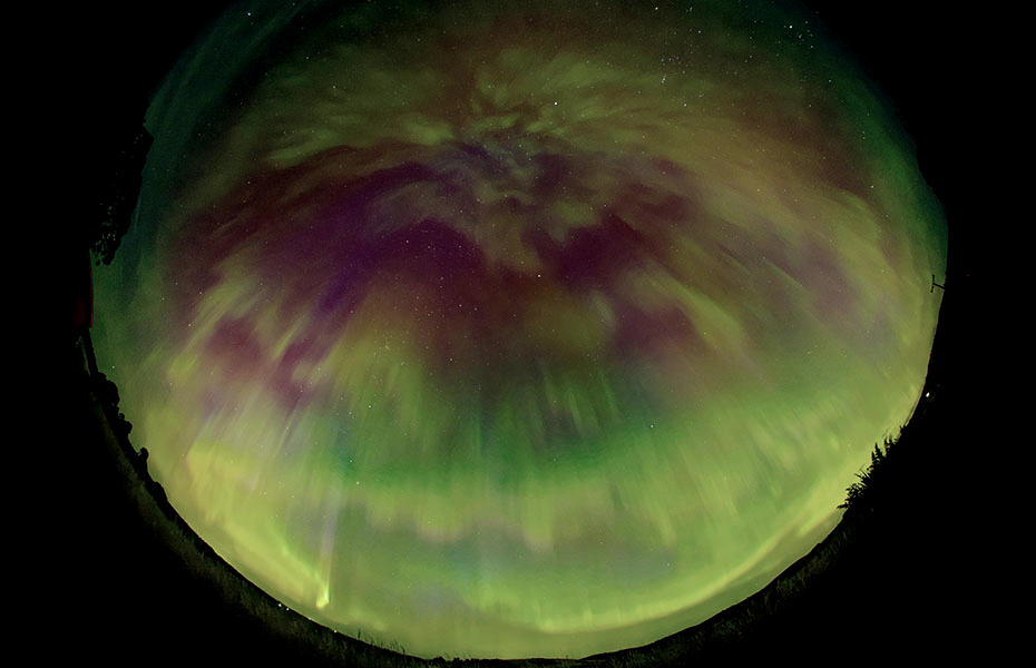 Aurora decorrente da EMC do dia 18 de Janeiro, fotografada por Minoru Yoneto em 21 de Janeiro de Otautau, Nova Zelândia. Fonte: Minoru Yoneto e SpaceWeather.com.