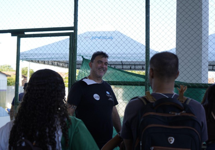 O servidor MSc. Alex Sandro de Souza de Oliveira apresenta a IA do ON, a Aurora. Foto: Vanessa Araújo/ON.