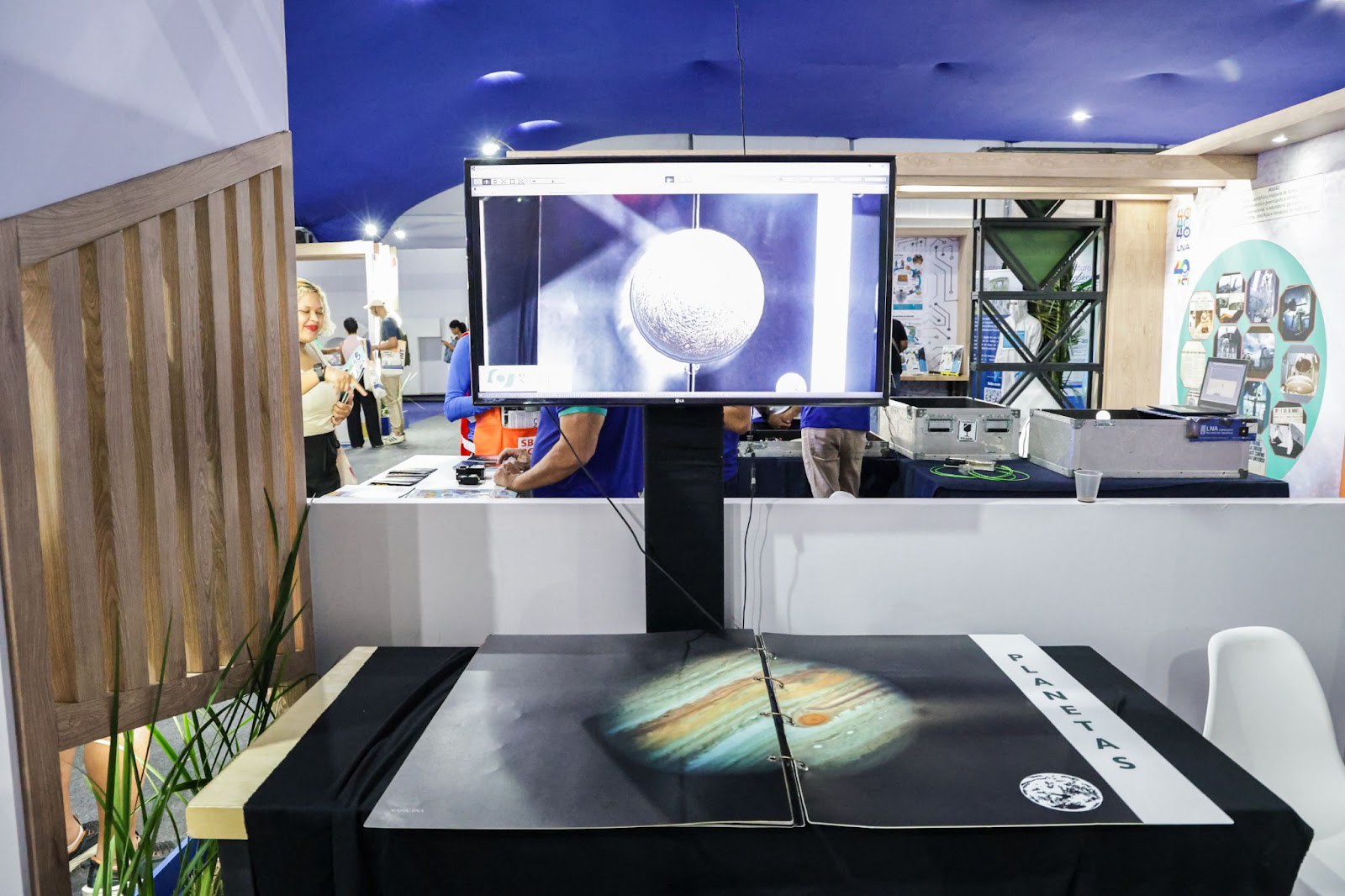 Livrão da Astronomia com RA