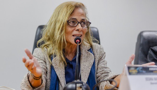 A Dra. Josina Nascimento, gestora da Divisão de Comunicação e Popularização da Ciência (DICOP/ON), enfatizou a relevância do Caça Asteroides para a trajetória da instituição bicentenária. Foto: Luara Baggi (ASCOM/MCTI). 
