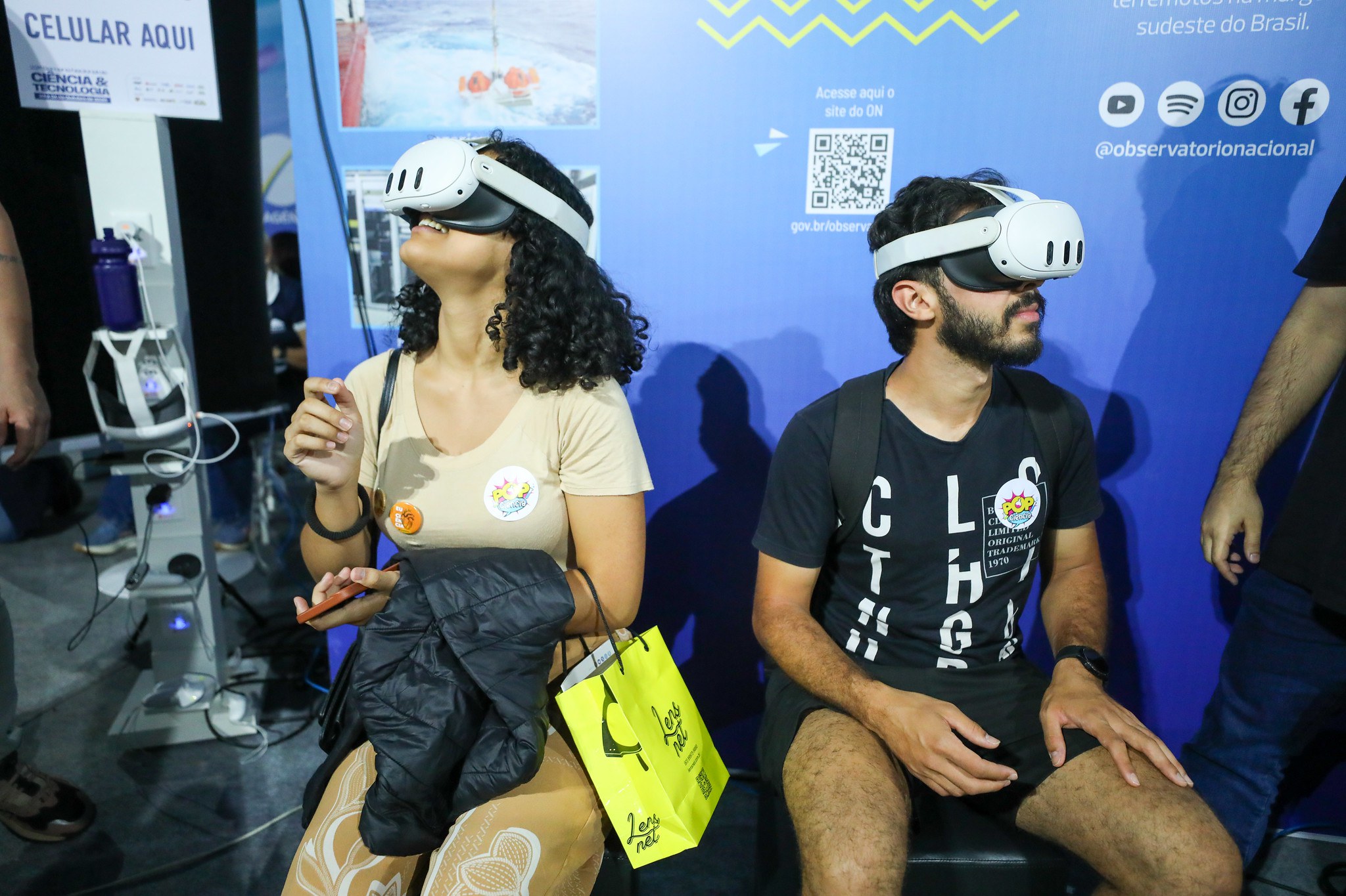 Óculos de RV para observação da superfície lunar