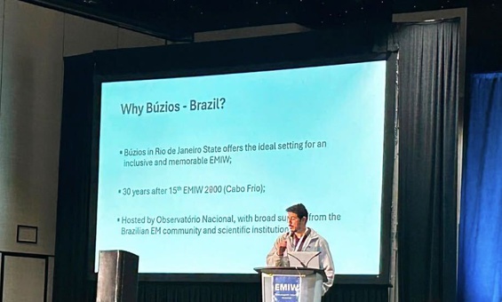 O Dr. Artur S. Benevides apresenta candidatura do Brasil para sediar a edição de 2030 do EMIW. Foto: ON.