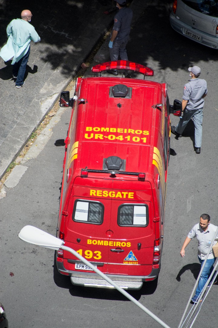 Neste momento de crise temos que valorizar ainda mais, aqueles que se arisca para salvar nossas vidas.