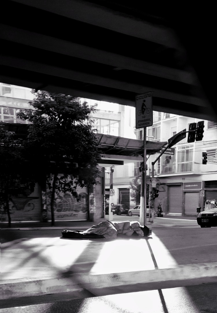 136 - Às margens da sociedade.jpg