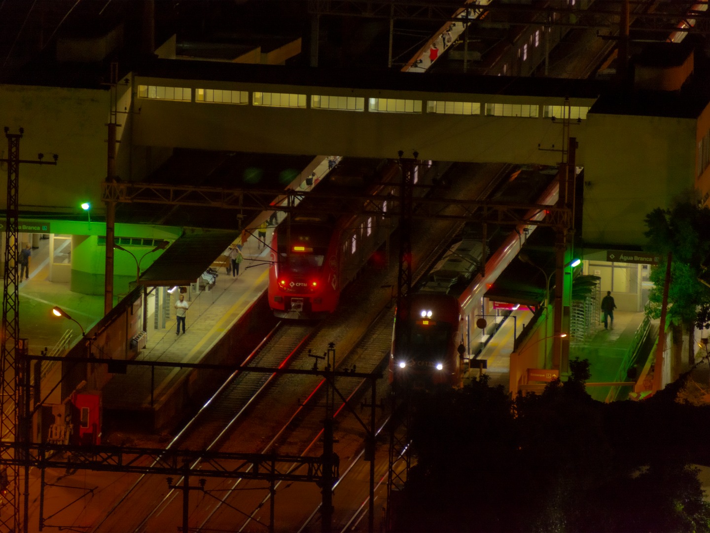 87 - MB - Dia e noite sem parar.jpg