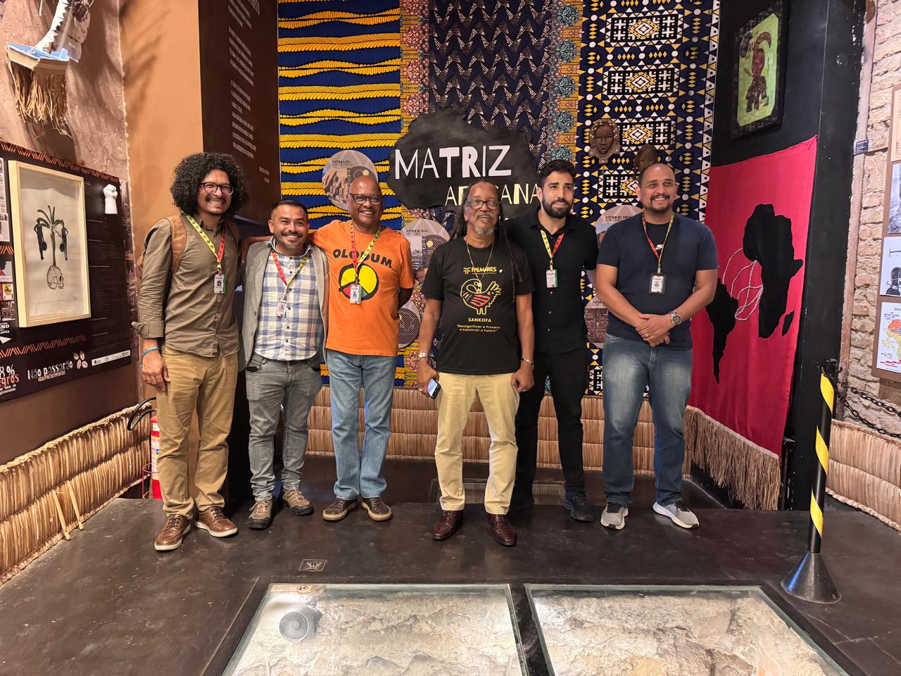 Exposição Saberes Ancestrais Não Cabem na Sala de Aula, da artista plástica Cláudia Fassini
