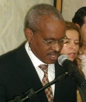Empossado, Zulu Araújo promete maior integração com países africanos