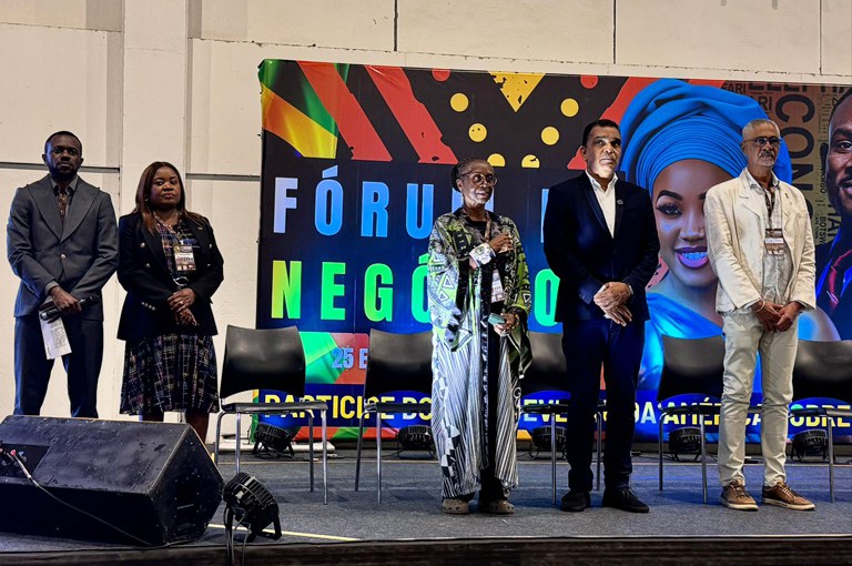 O diretor Nelson Mendes participou da solenidade de abertura da Expo África